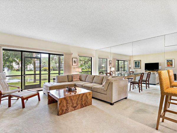 11863 Wimbledon Circle, Unit 426, Wellington, FL 33414