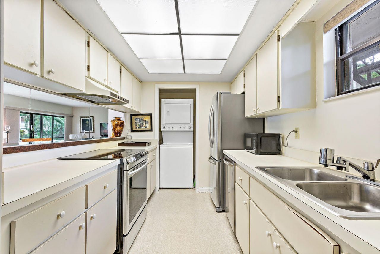 11863 Wimbledon Circle, Unit 426, Wellington, FL 33414 Photo