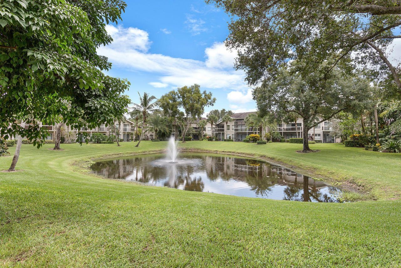 11863 Wimbledon Circle, Unit 426, Wellington, FL 33414 Photo