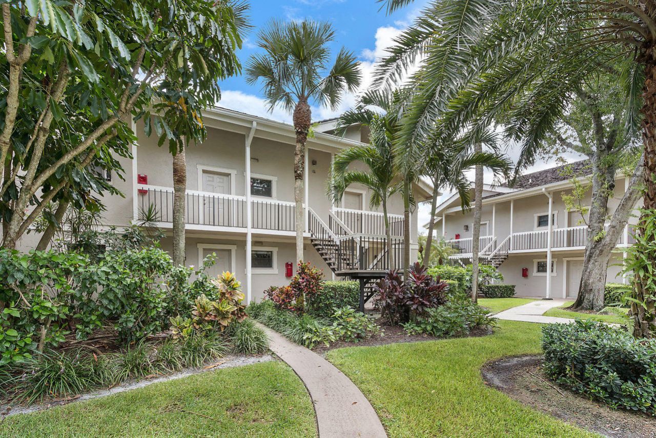 11863 Wimbledon Circle, Unit 426, Wellington, FL 33414 Photo