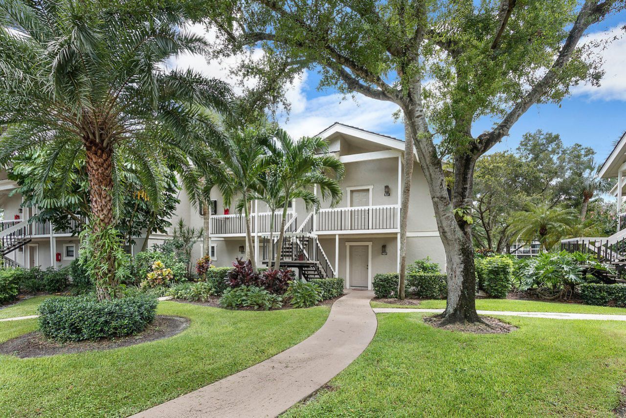 11863 Wimbledon Circle, Unit 426, Wellington, FL 33414 Photo