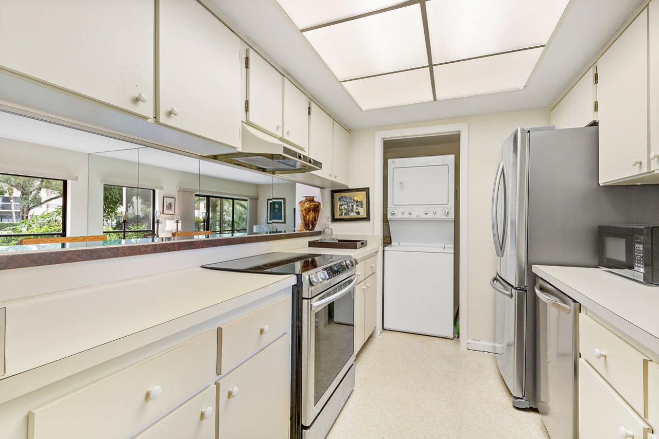 11863 Wimbledon Circle, Unit 426, Wellington, FL 33414 Photo