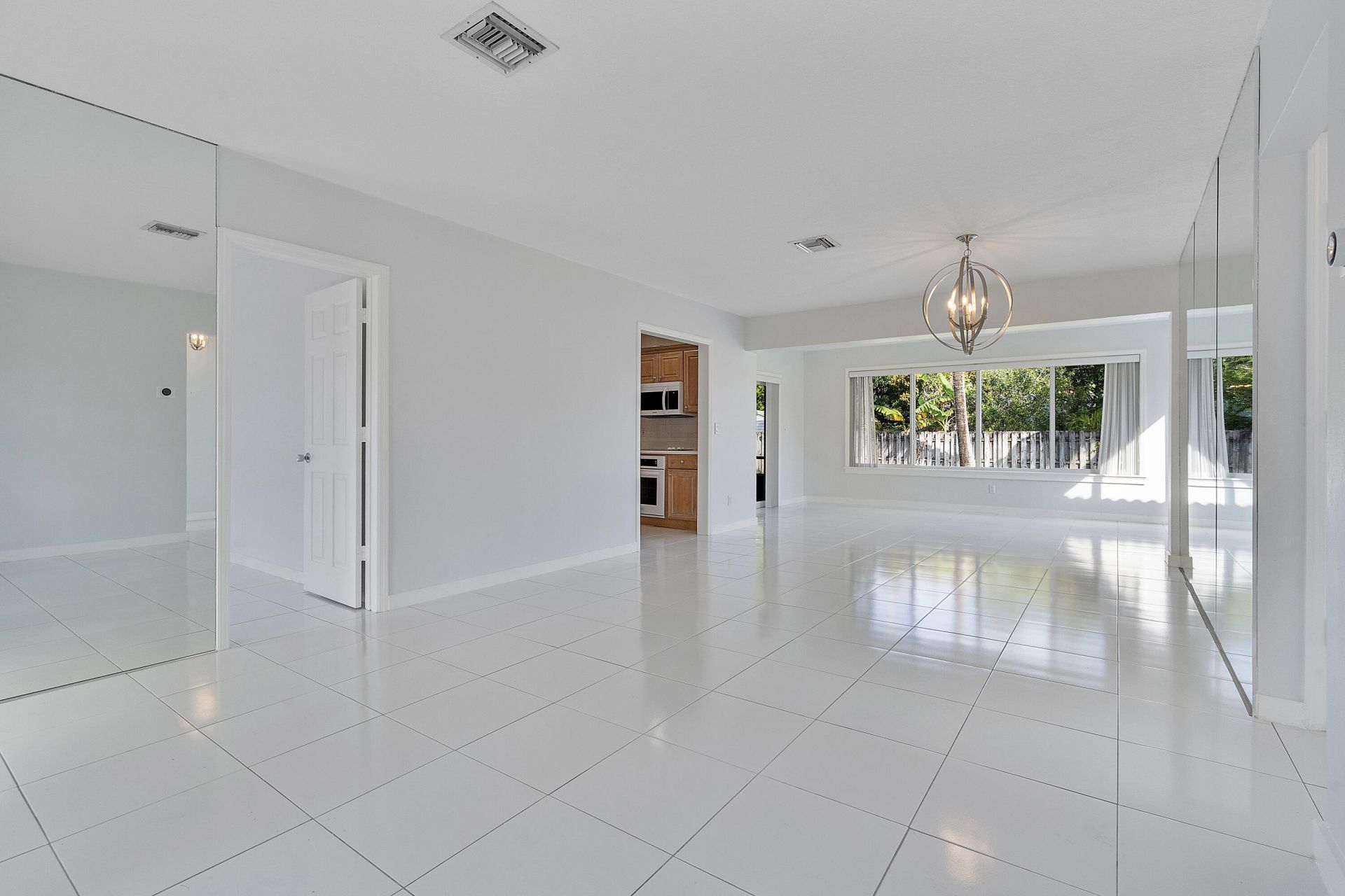 2475 NE 214th Street, Aventura, FL 33180 Photo
