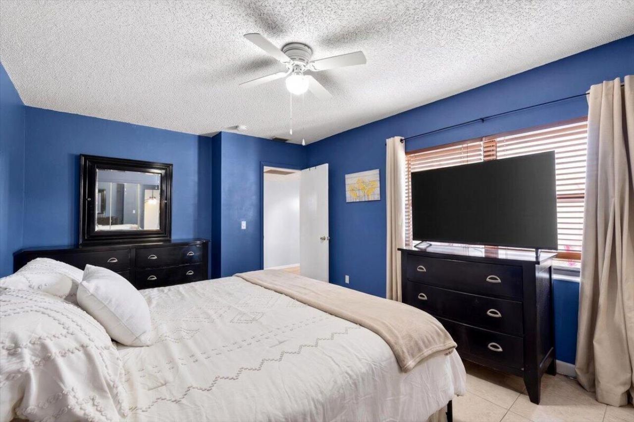 6351 Seven Springs Boulevard, Unit B, Greenacres, FL 33463 Photo