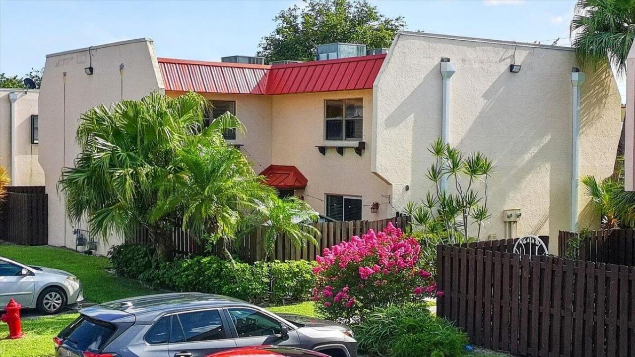 6351 Seven Springs Boulevard, Unit B, Greenacres, FL 33463 Photo
