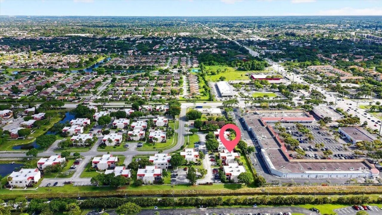 6351 Seven Springs Boulevard, Unit B, Greenacres, FL 33463 Photo
