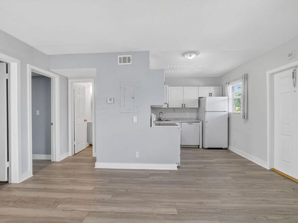 2741 NE 8th Avenue, Unit 15, Wilton Manors, FL 33334