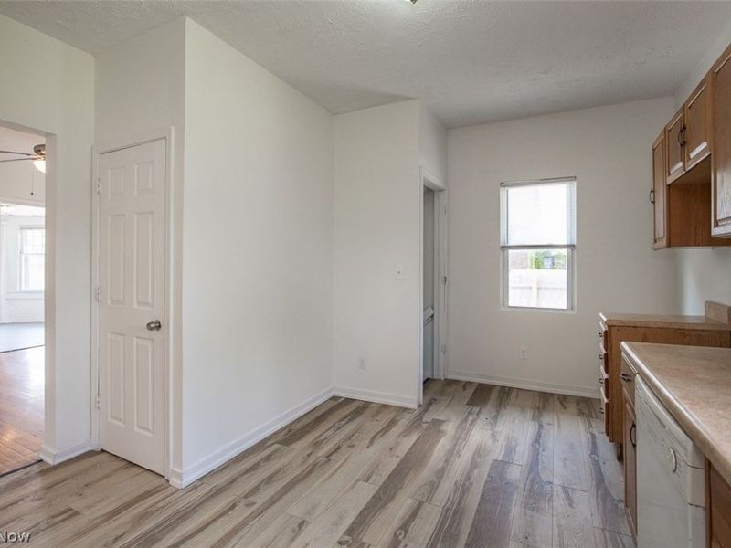 15009 Miles Avenue, Cleveland, OH 44128 Photo 11