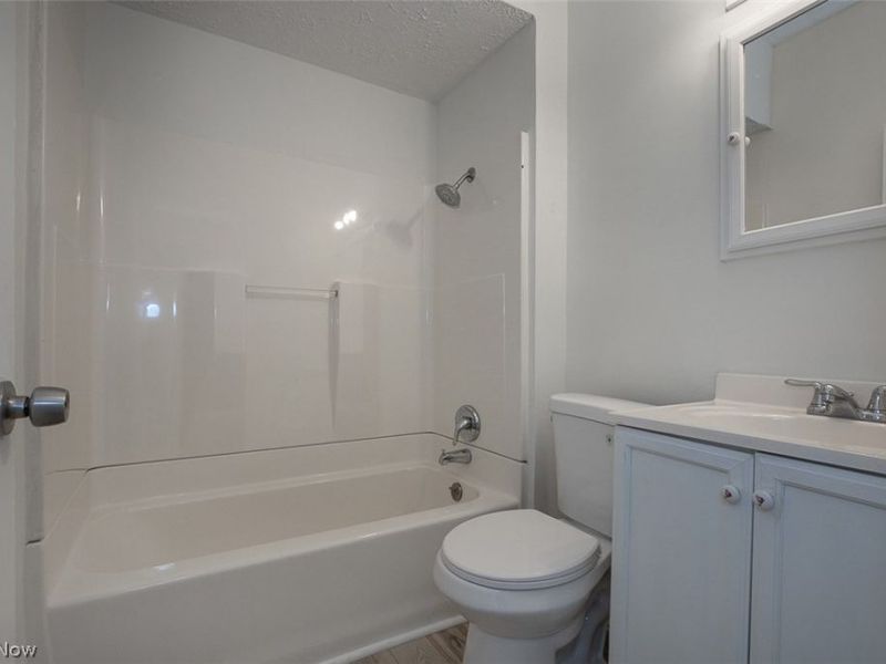 15009 Miles Avenue, Cleveland, OH 44128 Photo 14