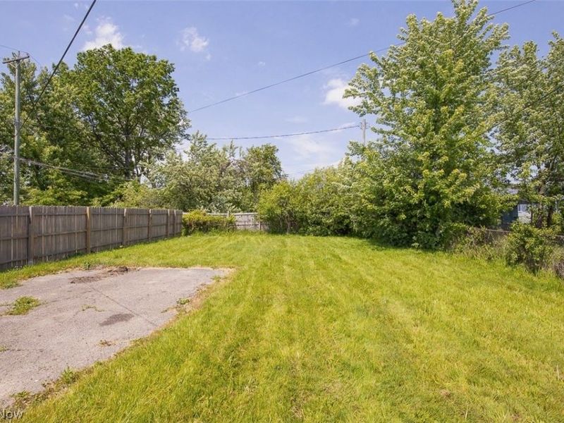 15009 Miles Avenue, Cleveland, OH 44128 Photo 22