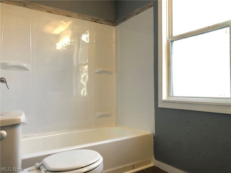 5604 Linton Avenue, Cleveland, OH 44105 Photo 24