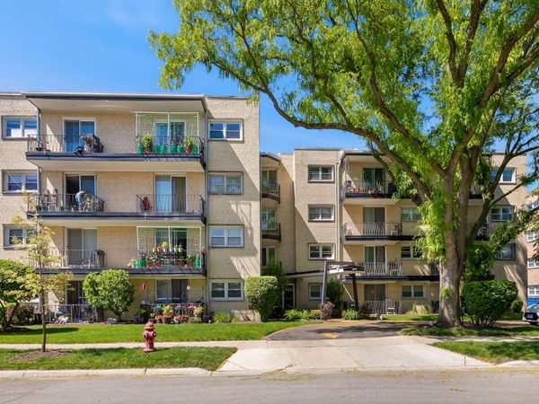 5214 Galitz Street , Unit 205, Skokie, IL 60077
