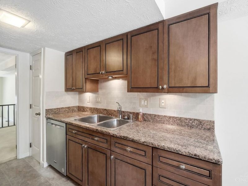 10845 Lake Thames Drive, Cincinnati, OH 45242 Photo 11