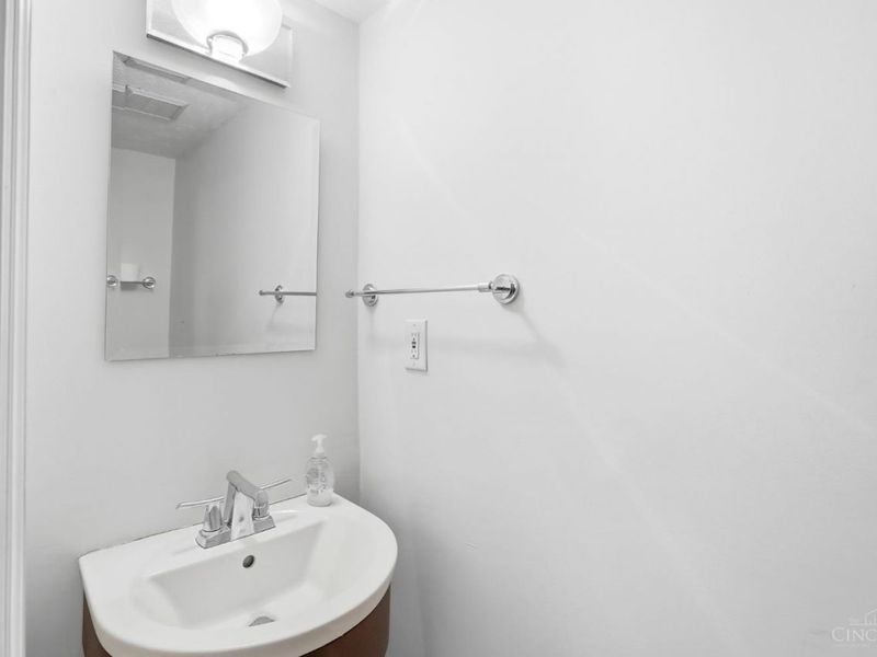 10845 Lake Thames Drive, Cincinnati, OH 45242 Photo 15