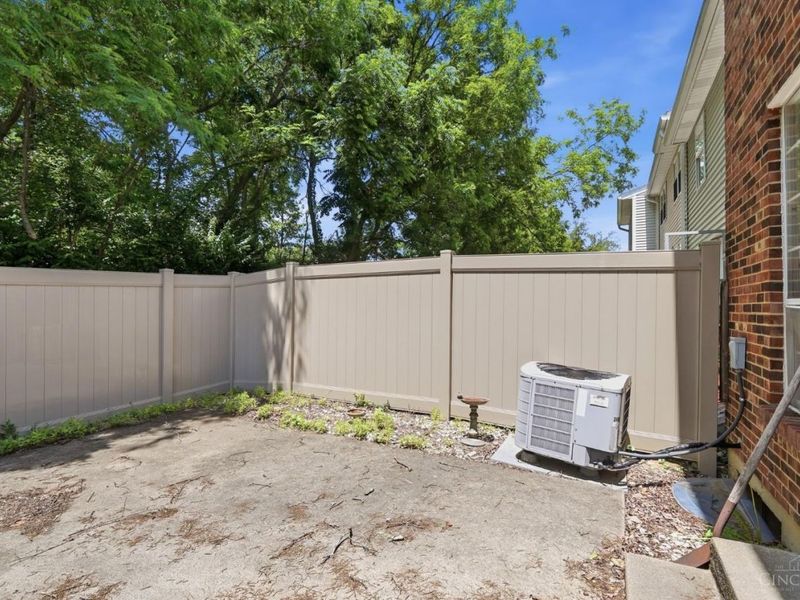 10845 Lake Thames Drive, Cincinnati, OH 45242 Photo 34