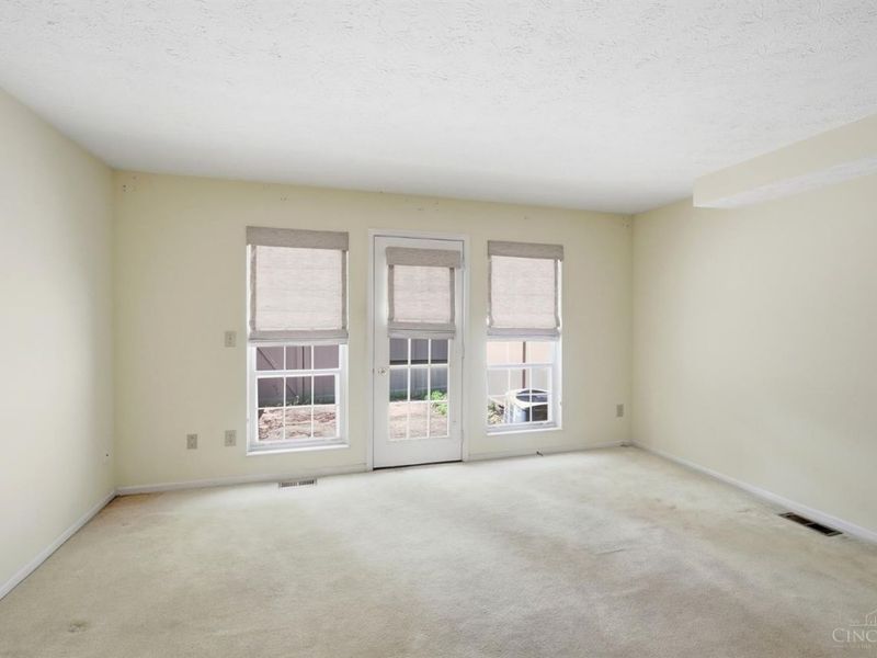 10845 Lake Thames Drive, Cincinnati, OH 45242 Photo 5