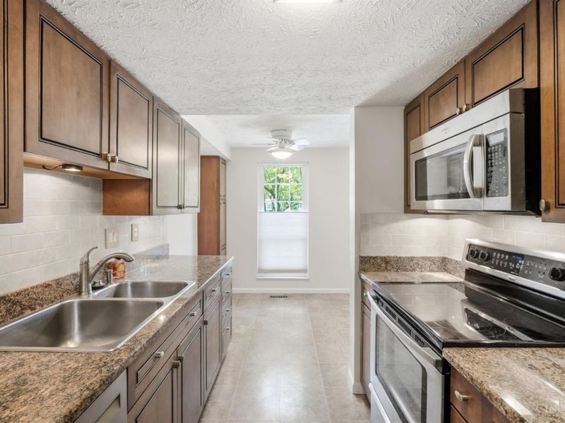 10845 Lake Thames Drive, Cincinnati, OH 45242 Photo 9