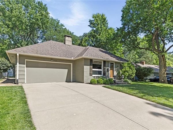 7729 Windsor Street, Prairie Village, KS 66208