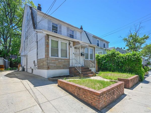 18806 Mangin Avenue , Saint Albans, NY 11412
