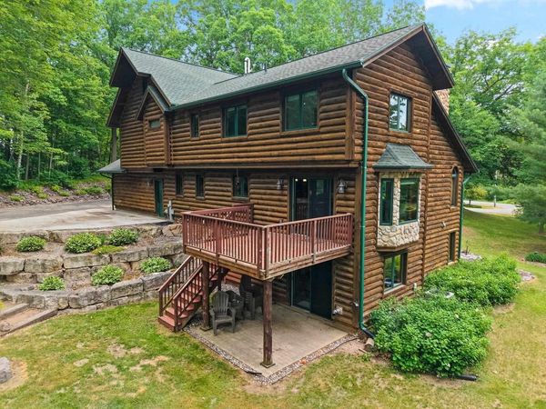2765 SCOTCH PINE TRAIL, Suamico, WI 54313