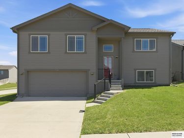 14555 Gilder Avenue, Bennington, NE 68007