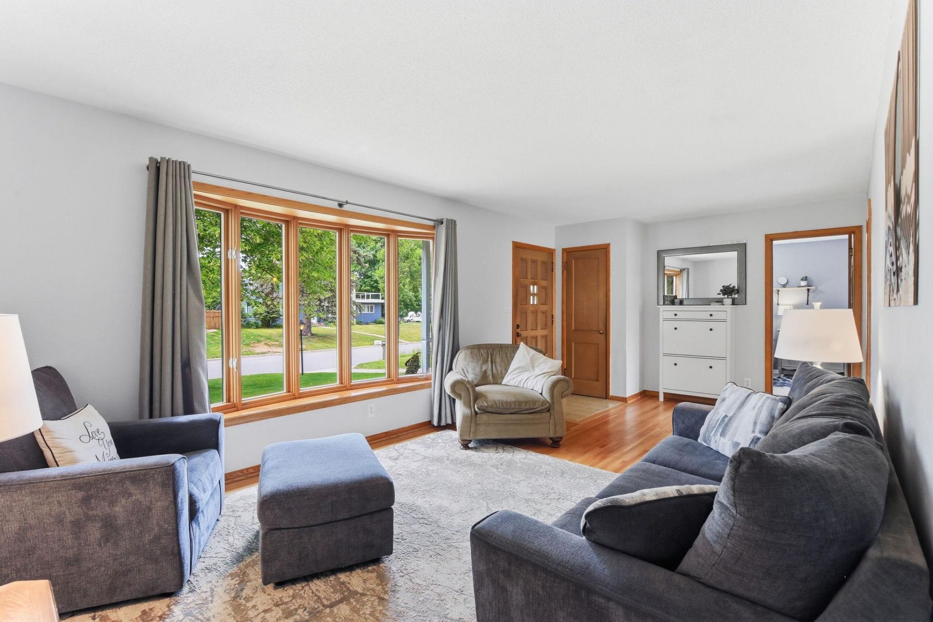 2968 Asbury Street, Roseville, MN 55113