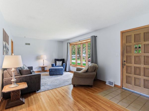 2968 Asbury Street, Roseville, MN 55113