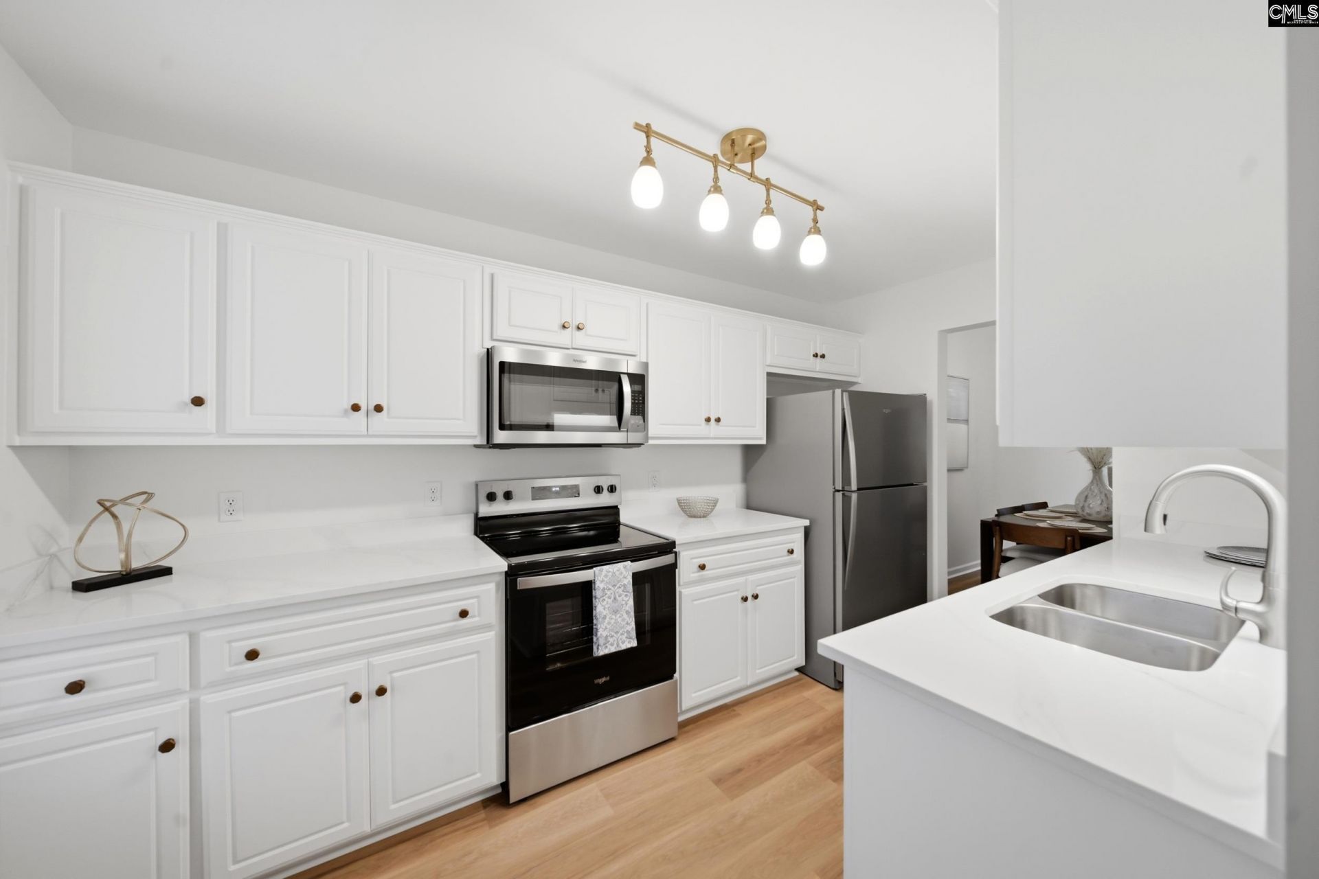 105 Waverly Drive  Photo 4