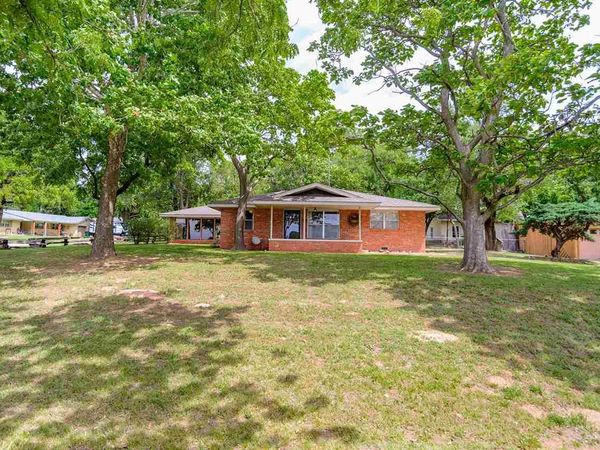 321 W Knipe Avenue, Perkins, OK 74059
