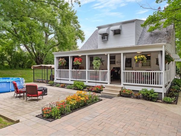 519 S Main St, Zelienople, PA 16063