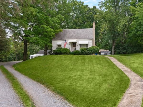 519 S Main St, Zelienople, PA 16063