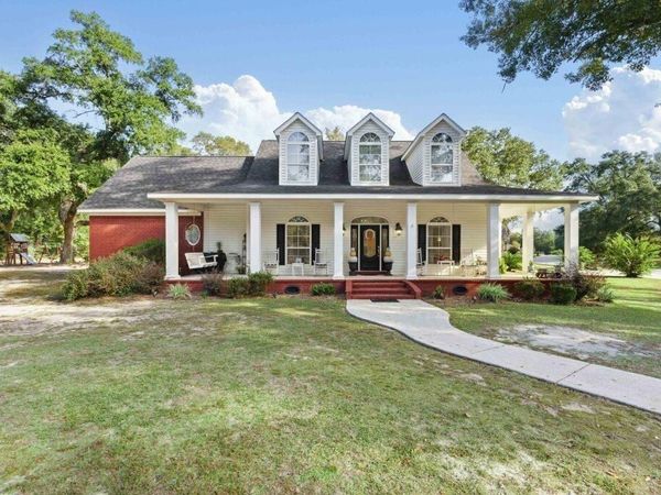 494 Sara Oaks Drive, Saraland, AL 36571