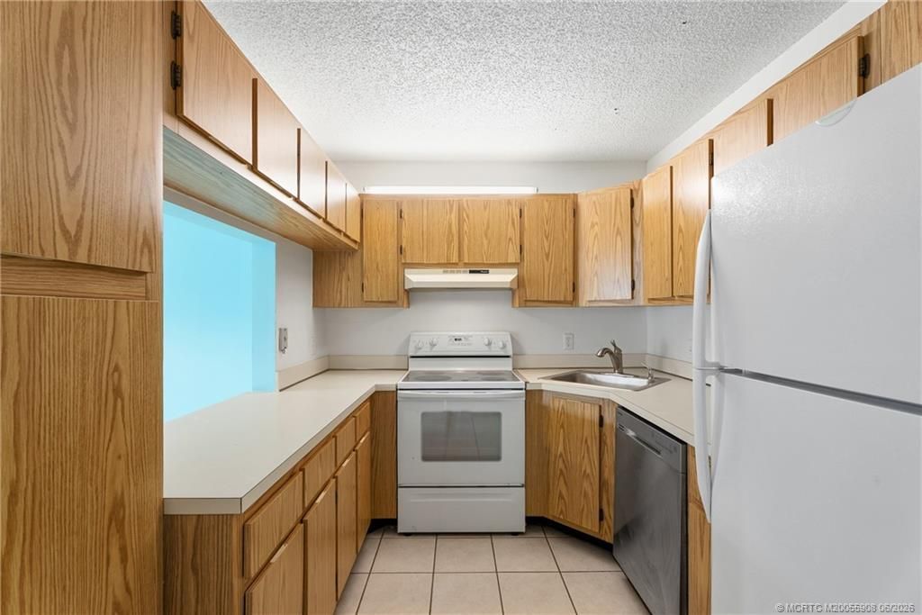 1635 SW Silver Pine Way, Unit B1, Palm City, FL 34990 Photo