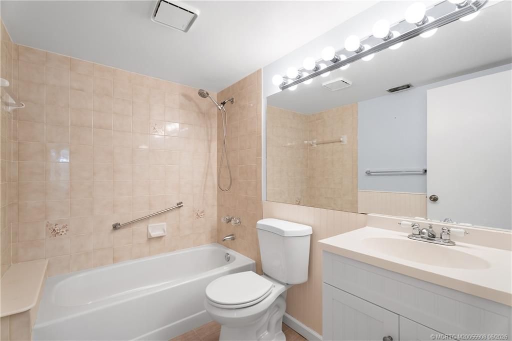 1635 SW Silver Pine Way, Unit B1, Palm City, FL 34990 Photo
