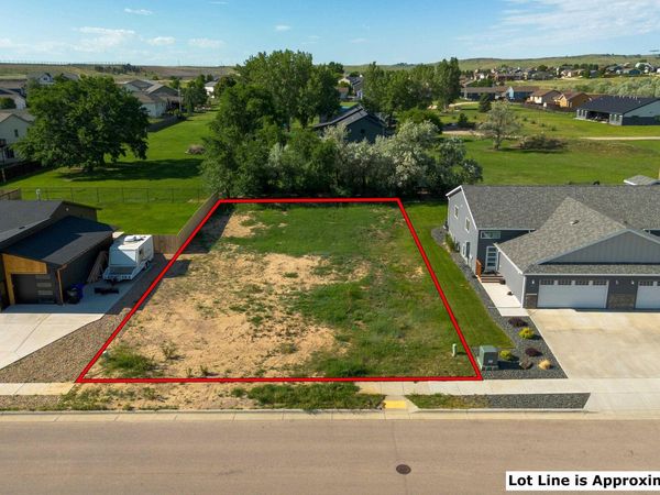 401 HANOVER DR, Rapid City, SD 57701