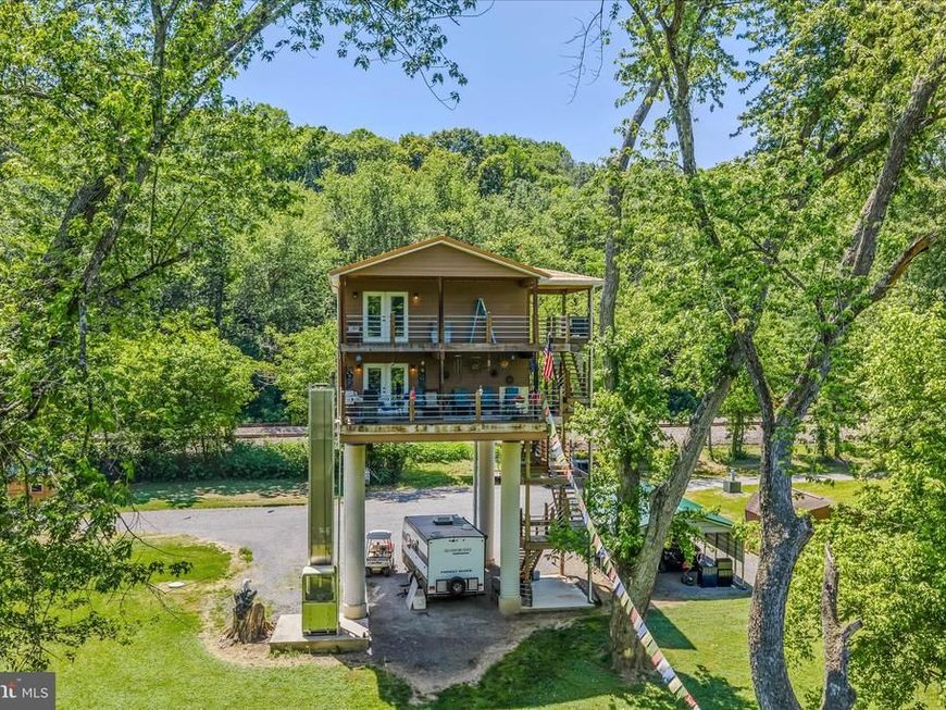 900 Joshua Lane, Berkeley Springs, WV 25411 Main Photo