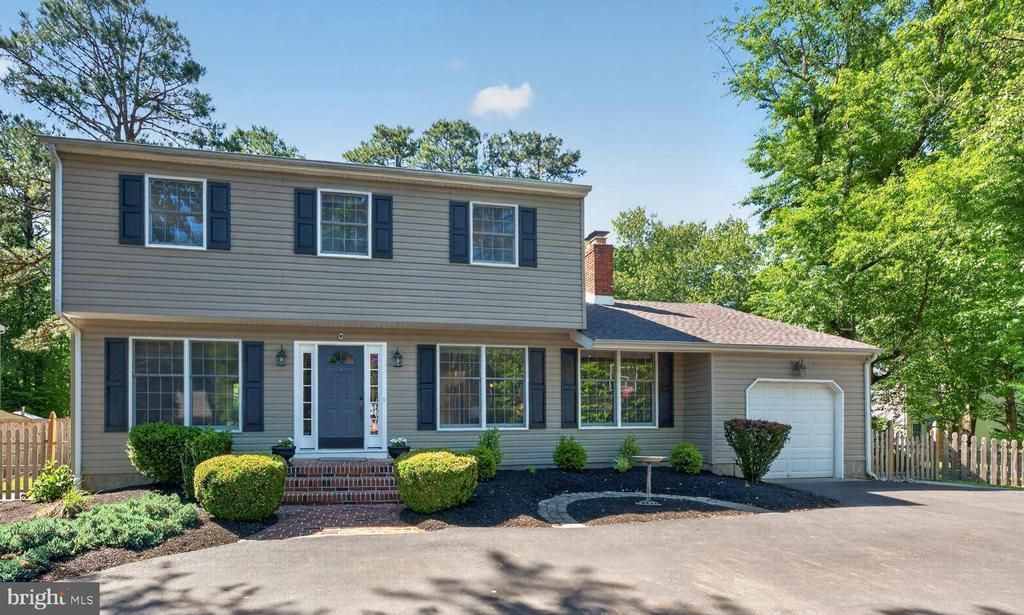 17 Sherwood Drive, Medford, NJ 08055 Main Photo