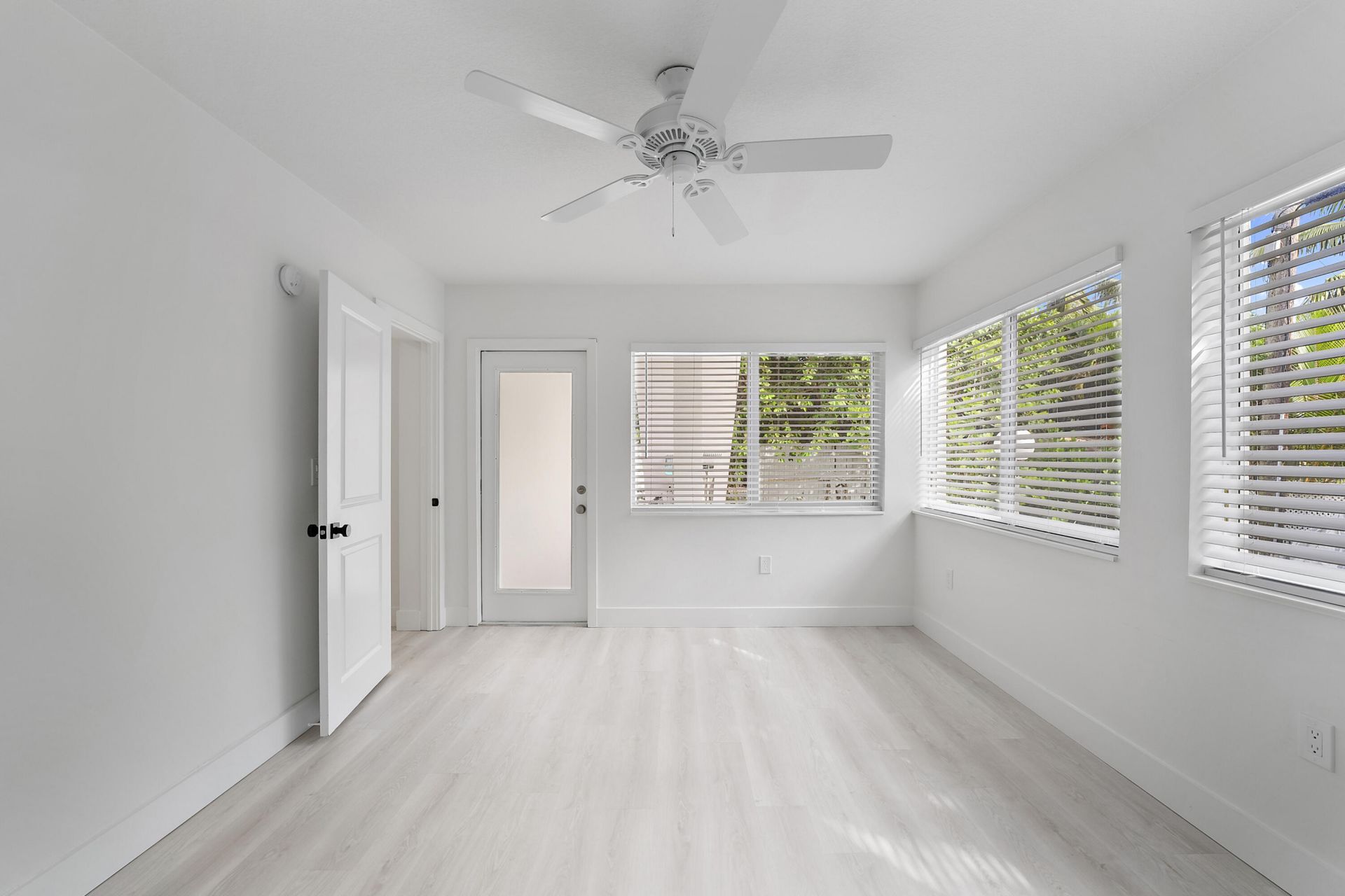 1279 Beach Road, Unit 3, West Palm Beach, FL 33404 Photo