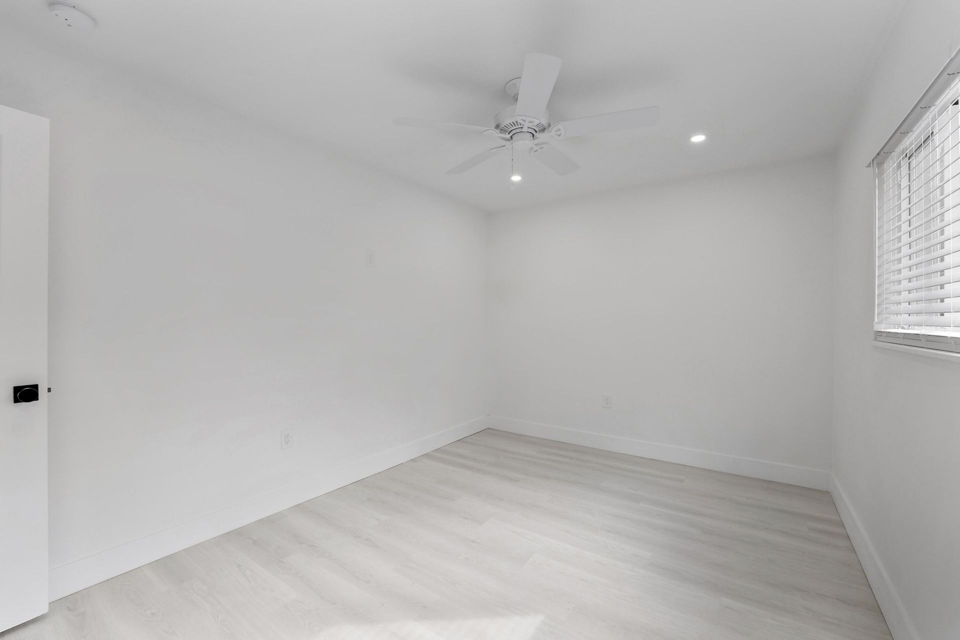 1279 Beach Road, Unit 3, West Palm Beach, FL 33404 Photo