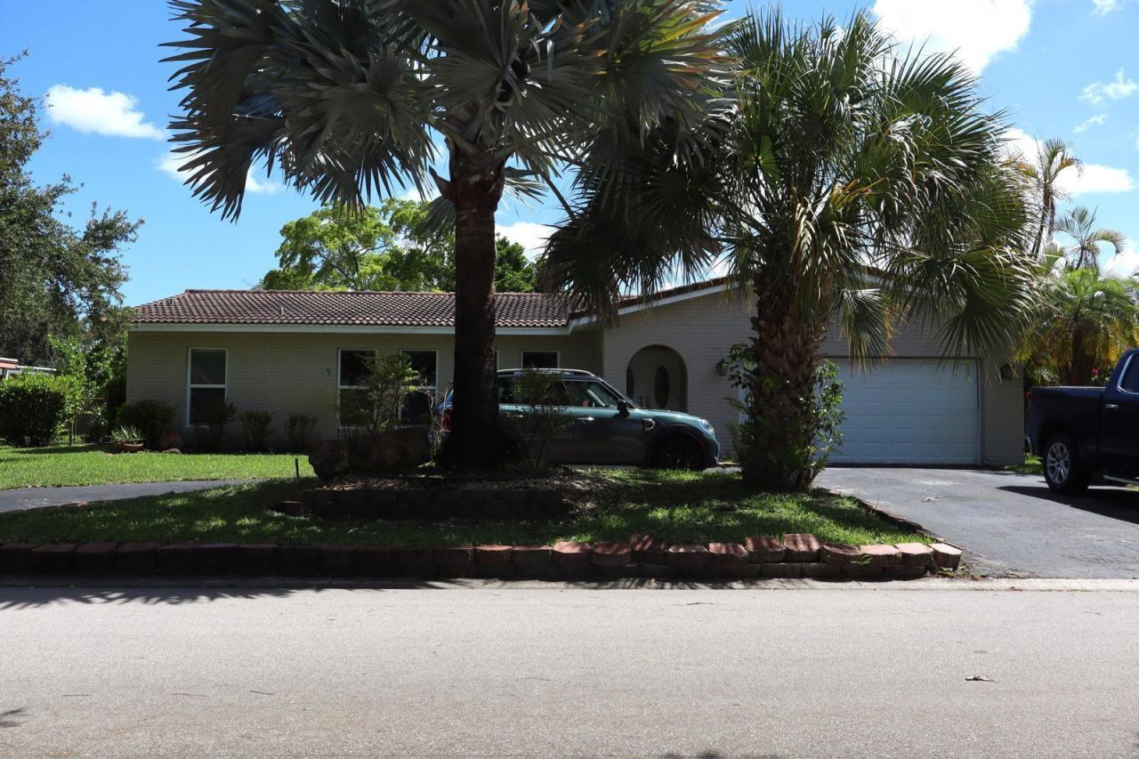 10240 NW 17th Street, Coral Springs, FL 33071 Photo