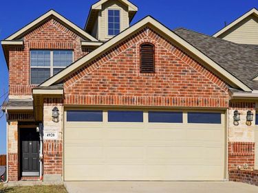 4920-4922 Villas Drive , Sanger, TX 76266