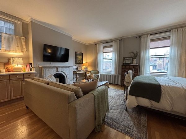 82 Charles St., Unit 2R, Boston, MA 02114