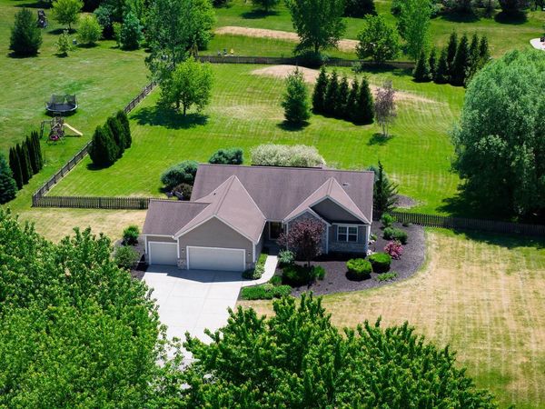 543 Camarosa COURT, Cedarburg, WI 53012