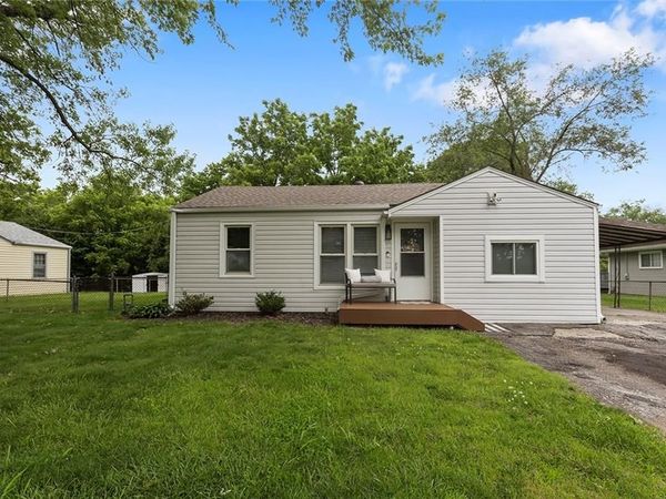 8106 NW Mo-9 Highway, Parkville, MO 64152
