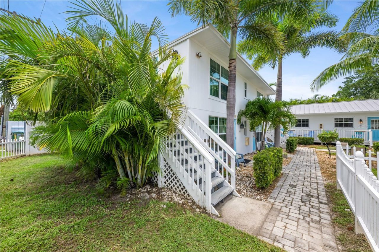2502 Tamarind Drive , Fort Pierce, FL 34949 Photo