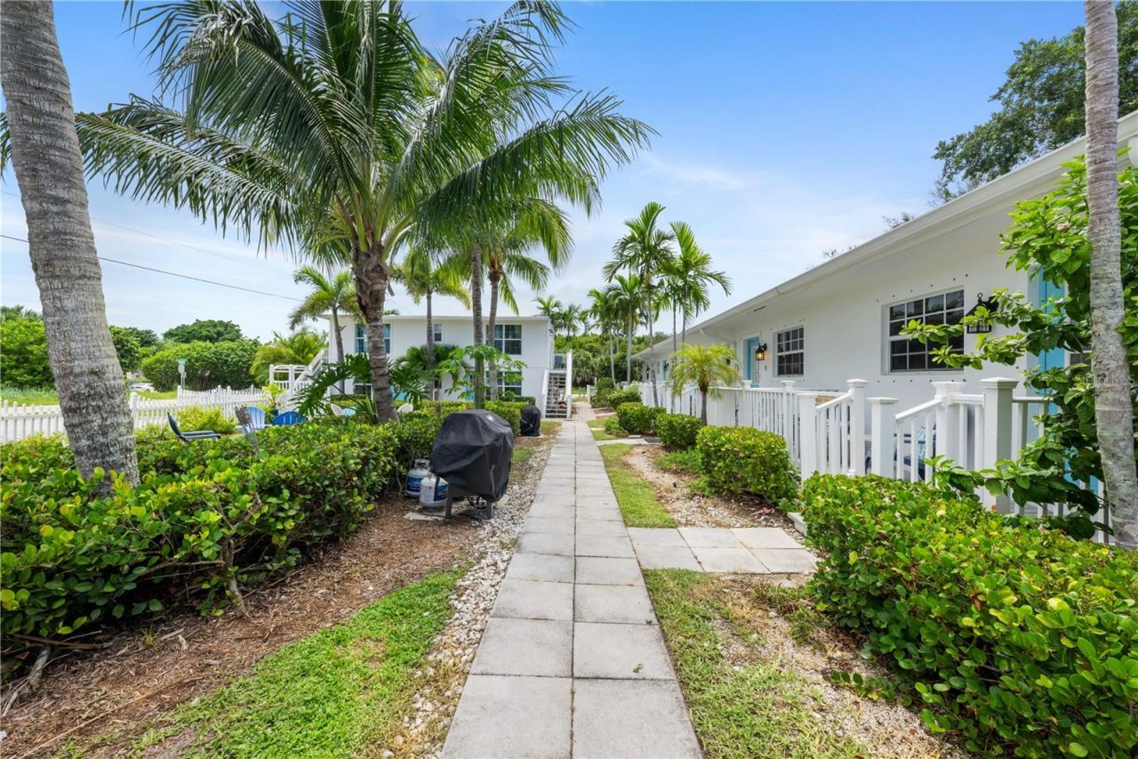 2502 Tamarind Drive , Fort Pierce, FL 34949 Photo