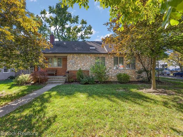 810 CHESTNUT Street , Birmingham, MI 48009