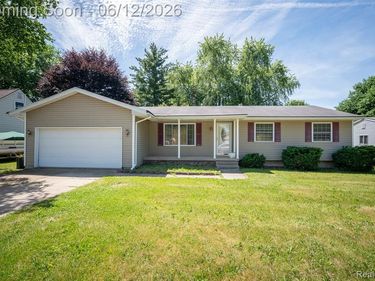 1518 Diane Drive, Flushing, MI 48433