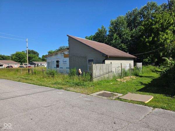 3302 Foltz Street , Indianapolis, IN 46221