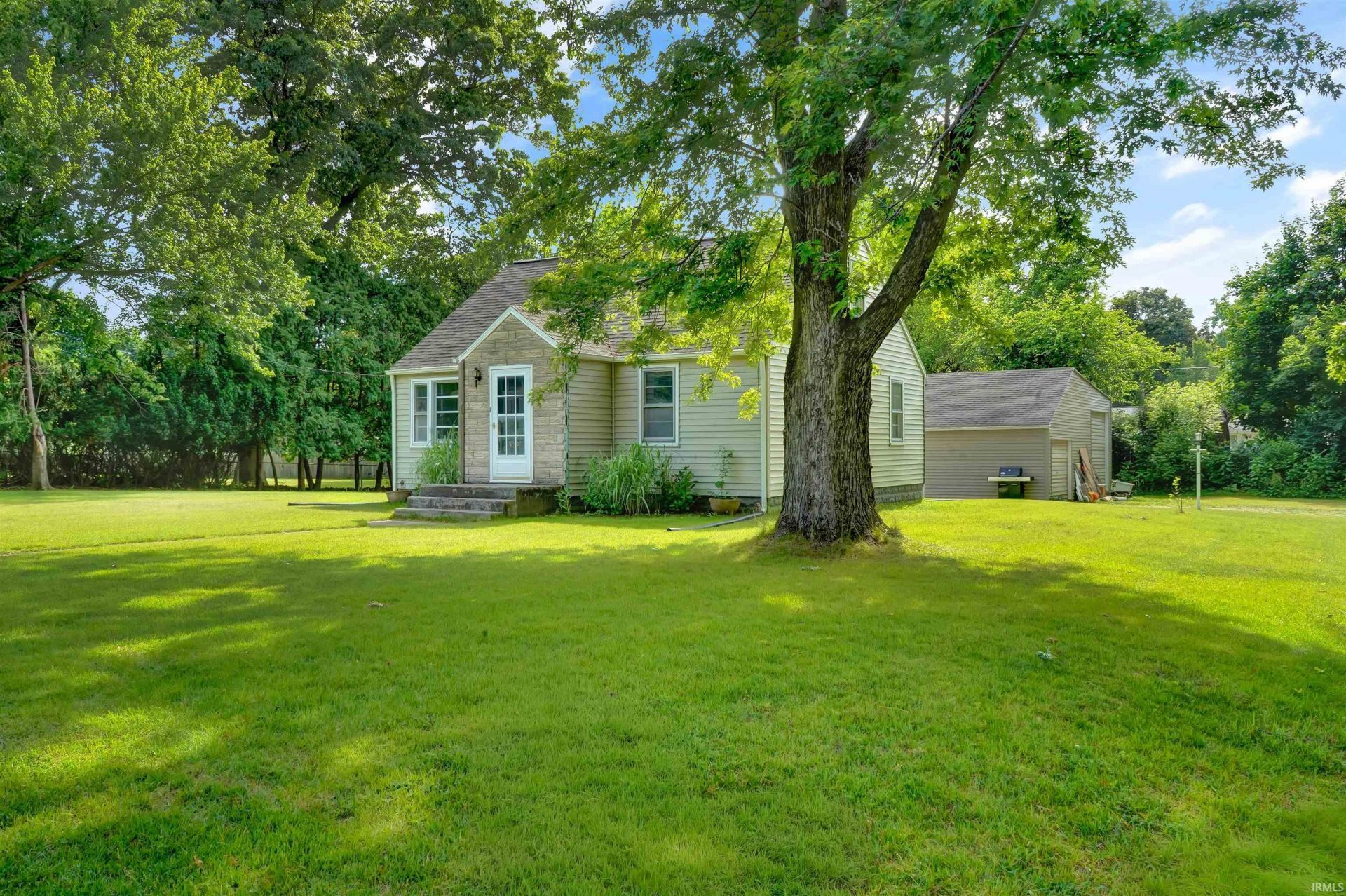 52395 Leland Avenue, South Bend, IN 46637 Main Photo